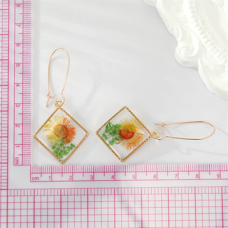 Square Dried Flower Earrings, Colorful Preserved Flower Drops, Botanical Resin Jewelry for Women