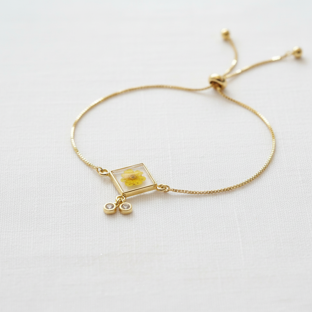 Preserved Geometric Dried Flower Slider Bracelet, Botanical Resin Jewelry, Adjustable Nature Inspired Bracelet, Gift for Her